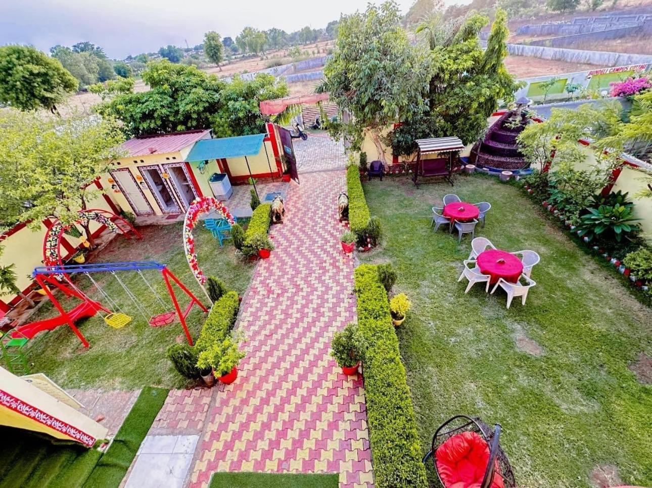 Bundeli Farm Resort & Banquet Orchha Exterior photo